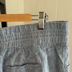 Athleta NWT Cabo Linen 4” Pull On Loungewear Shorts Chambray Blue Womens 16